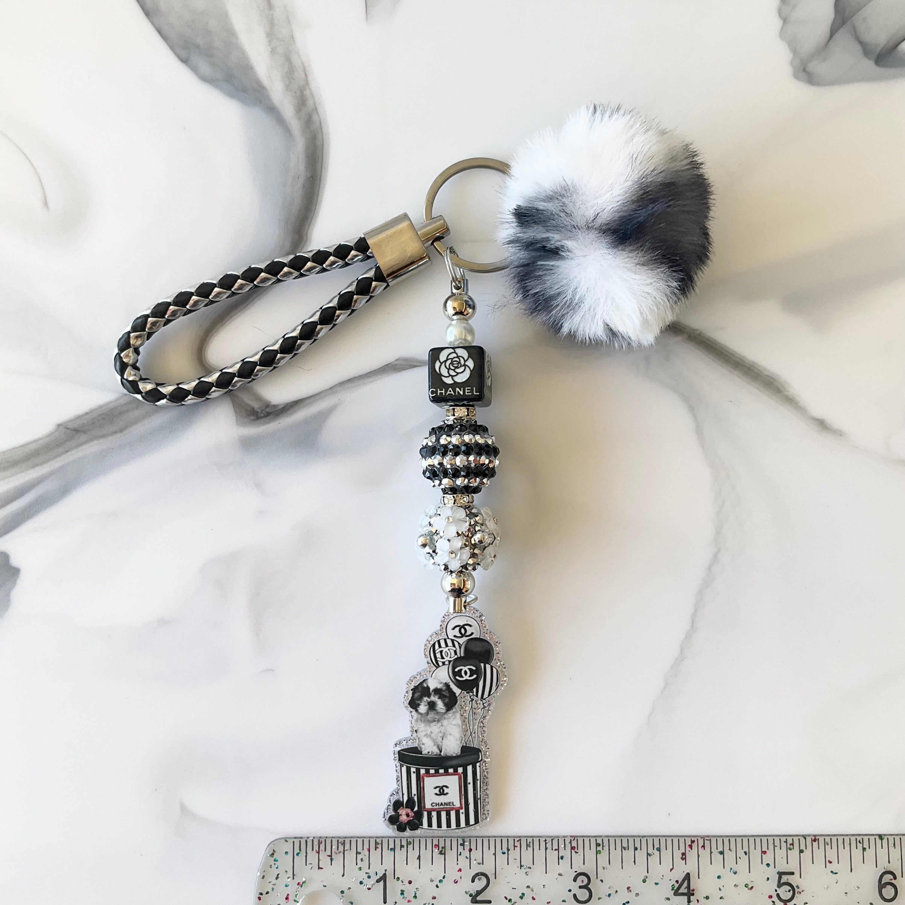 Cici Black & White Shih Tzu In Hatbox Keychain Wristlet