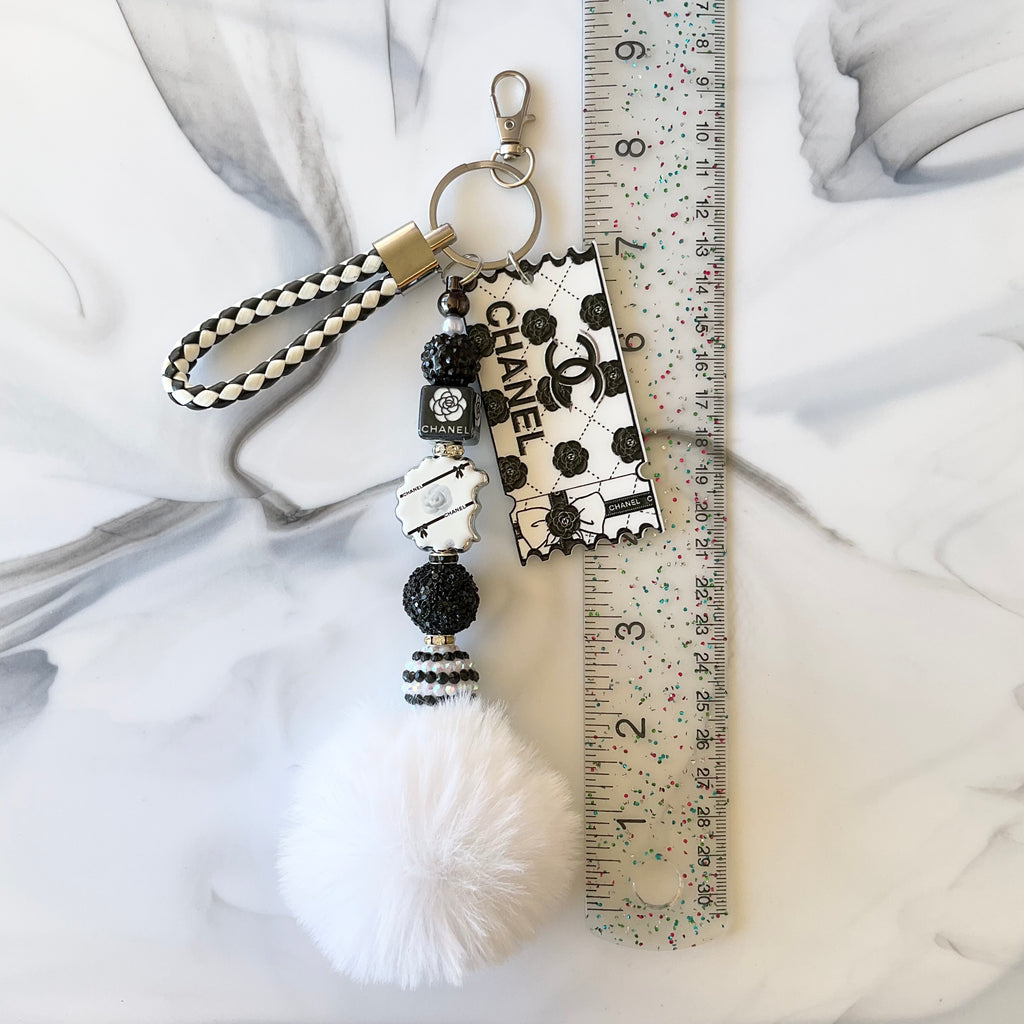 Cici Black & White Textured Pendant Keychain Wristlet